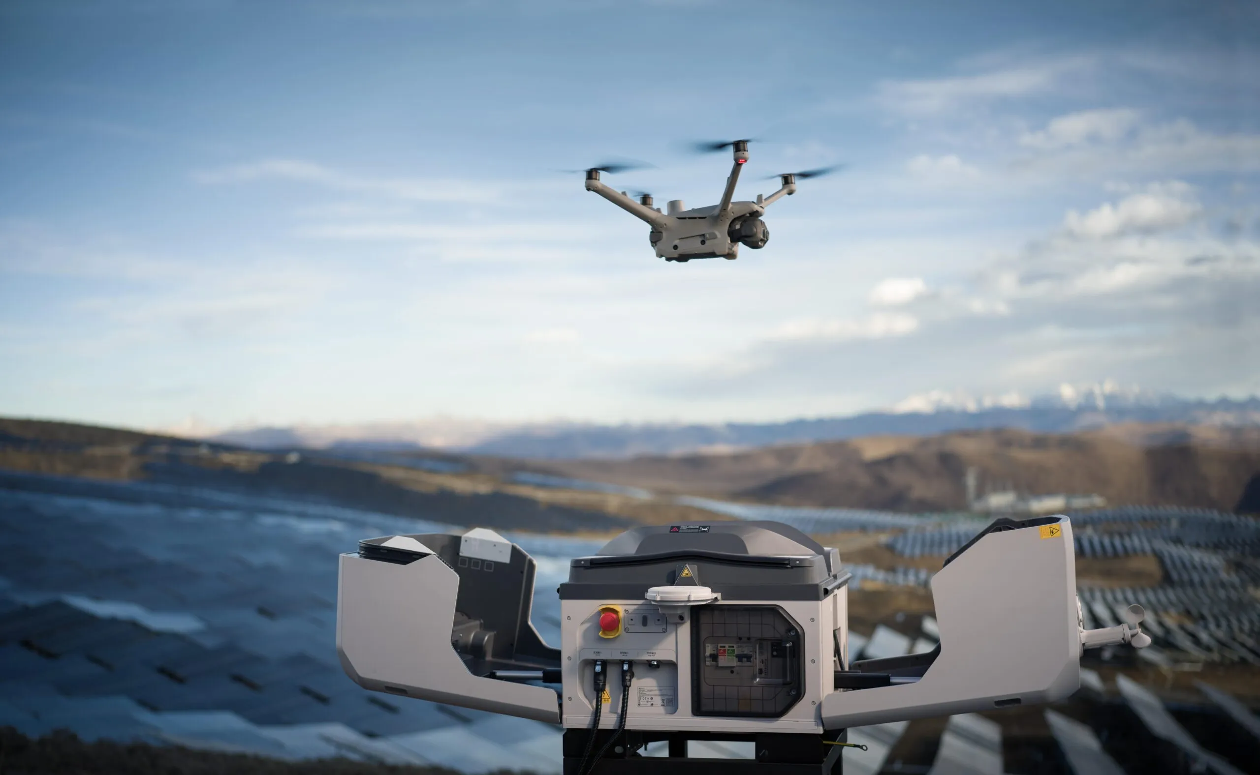 DJI Matrice 4TD z DJI RC Plus 2 i DJI Care Plus – Klasa C6 — zdjęcie 4