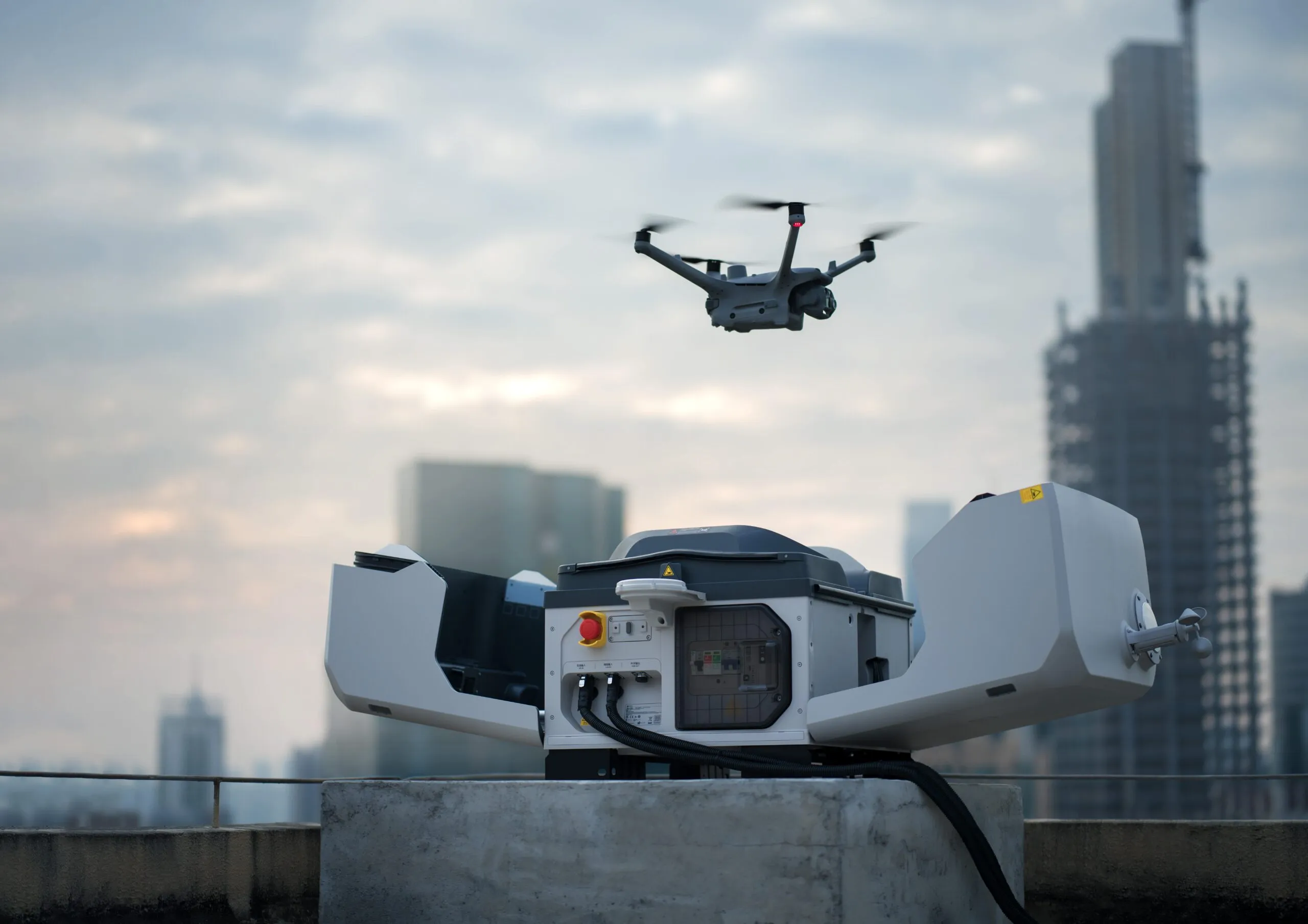 DJI Matrice 4TD z DJI RC Plus 2 i DJI Care Plus – Klasa C6 — zdjęcie 6